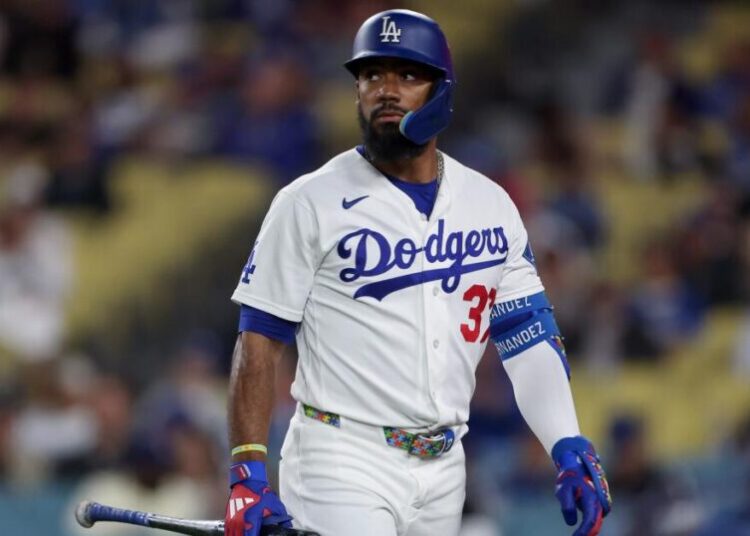 Dodgers’ injury woes continue as Teoscar Hernández leaves game with strained hamstring