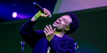 10 minutes backstage with Bilal at Blue Note