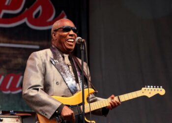 Clarence Carter, blues and soul singer known for hits ‘Strokin” and ‘Patches,’ dies at 90