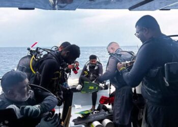 Military diver dies off Maldives searching for bodies of 4 who perished in underwater cave