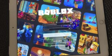 Child safety groups want FTC to investigate Roblox