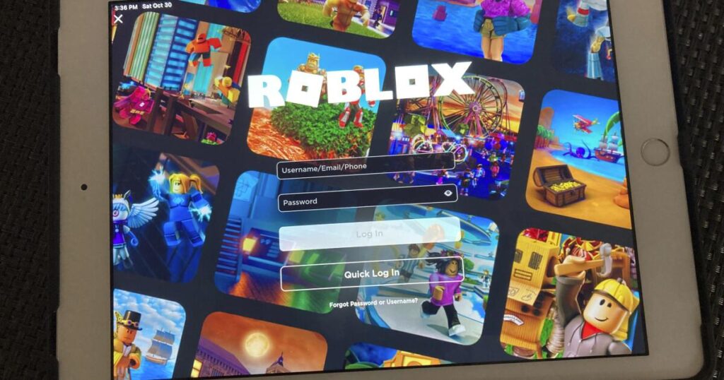 Child safety groups want FTC to investigate Roblox