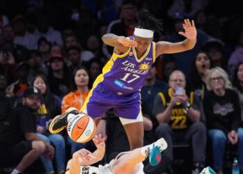 Caitlin Clark and Indiana Fever overwhelm Sparks, who drop their second straight game