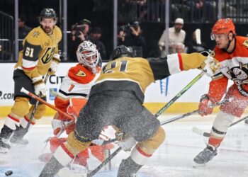 Ducks struggle on power play, are stymied by Carter Hart in Game 1 loss to Vegas