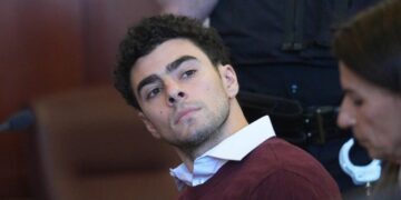 Judge allows gun and notebook as evidence at Mangione’s trial in UnitedHealthcare CEO’s killing