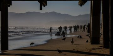 Santa Monica Pier area among the dirtiest beaches for 10th year in a row in Beach Report Card