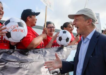 PG&E goes after gubernatorial candidate Tom Steyer. He welcomes the fight