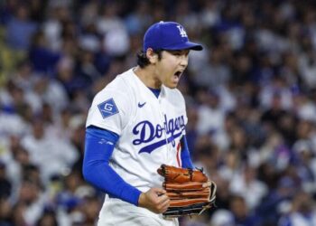 Shohei Ohtani holds Giants scoreless, Dodgers’ bats heat up to snap losing streak