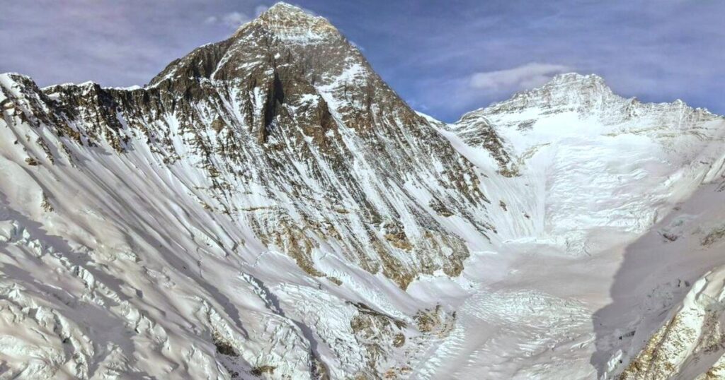 Hundreds of climbers attempting to scale Mt. Everest despite increasing challenges