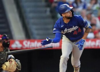Dodgers lean on three homers and eight pitchers to end losing streak vs. Angels