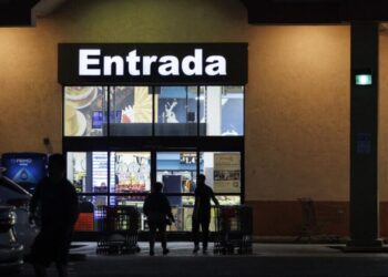 ‘I can’t be an ICE-free zone’: Fear still shadows the aisles of L.A.’s Latino shopping centers