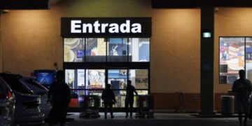 ‘I can’t be an ICE-free zone’: Fear still shadows the aisles of L.A.’s Latino shopping centers
