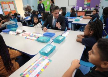 Top LAUSD academic chiefs leaving as test scores rise and FBI raid sidelines Carvalho