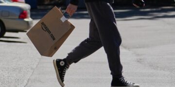 Amazon looks to redefine a need for speed with 30-minute deliveries