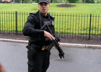 Shots reportedly fired near White House
