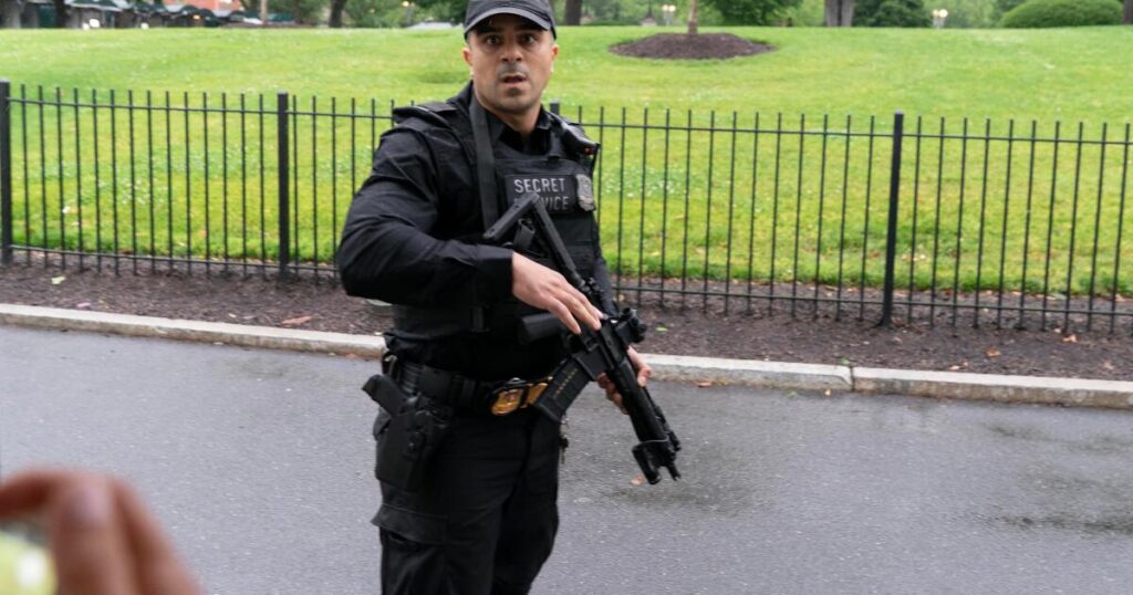 Shots reportedly fired near White House