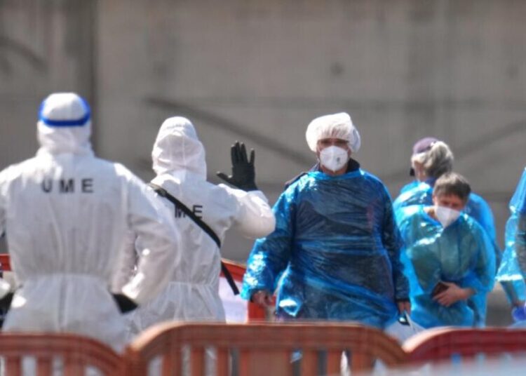 Plane carrying Spanish passengers from hantavirus-stricken ship leaves for Madrid