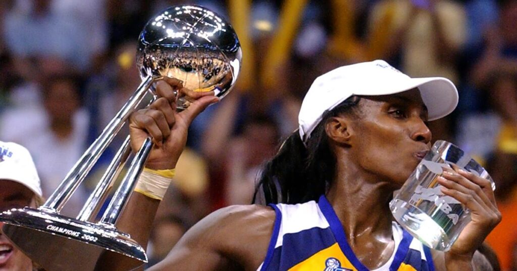 Lisa Leslie moved as she becomes the first Sparks star with statue outside Crytpo.com Arena