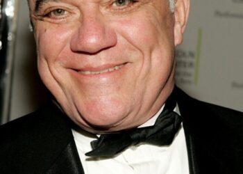 Rex Reed, contrarian film critic who perfected the skewering celebrity interview, dies at 87