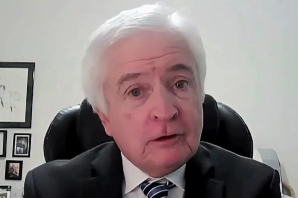 Longtime reporter Bill Carter claimed President Donald Trump was 