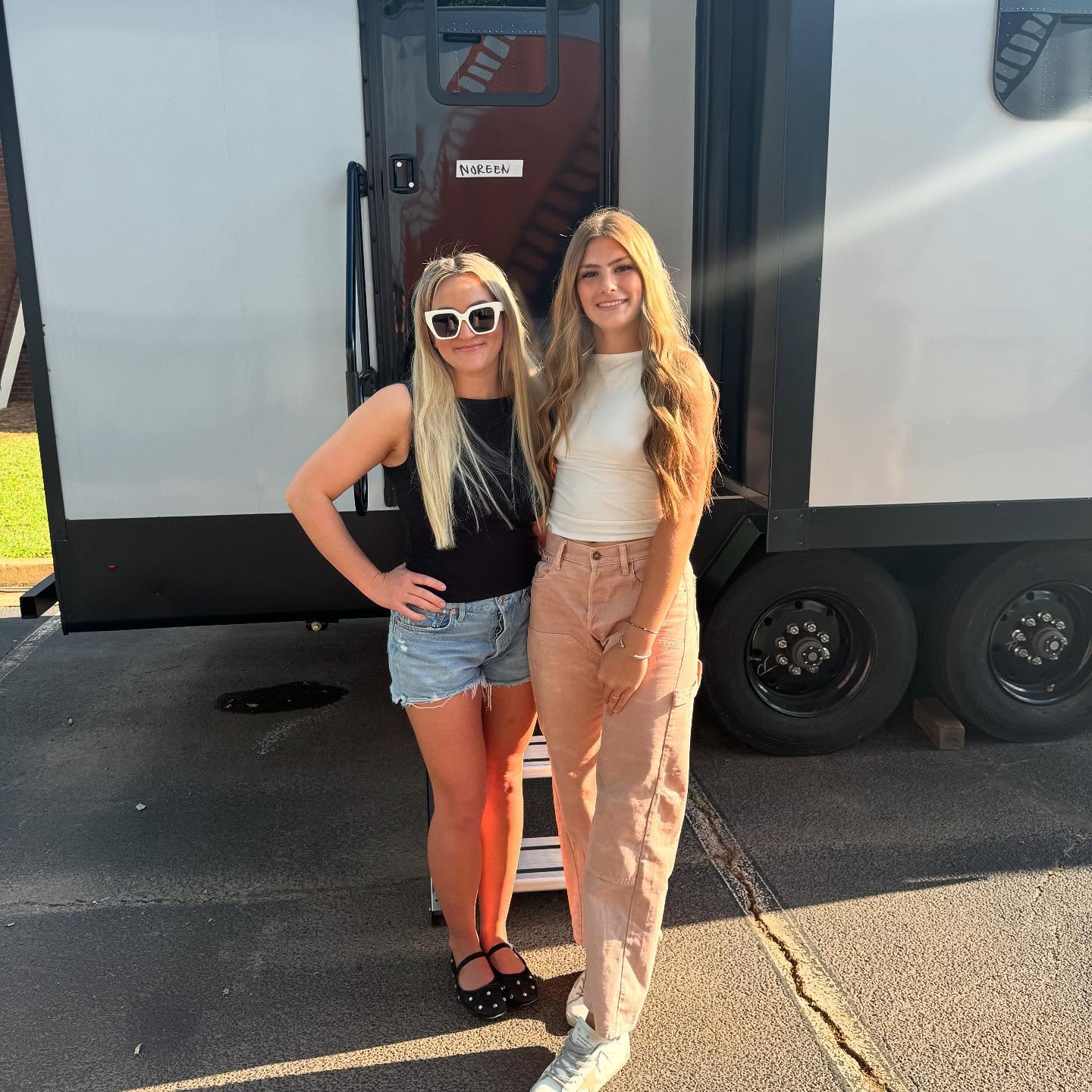 Jamie Lynn Spears and her daughter Maddie pose for a photo.