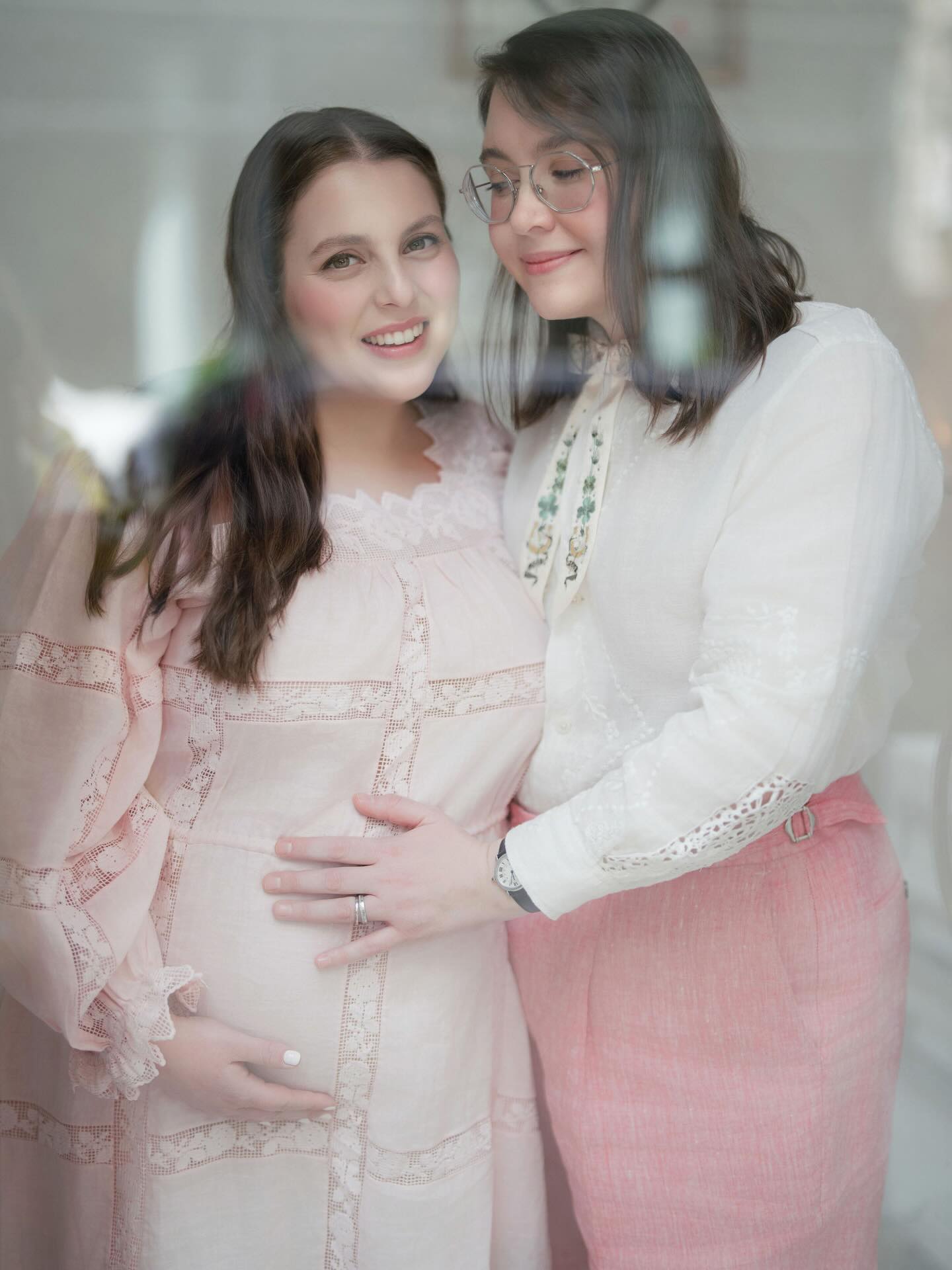 Beanie Feldstein and Bonnie Chance Roberts