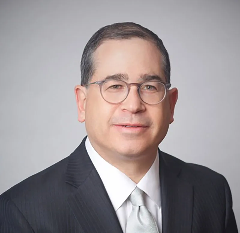 Headshot of Glen Weiss.