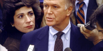 Bob Packwood, Senator Forced to Quit in Sex Scandal, Dies at 93