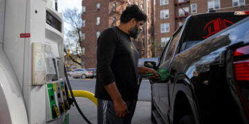 Average U.S. Gasoline Price Falls Below $4 for First Time in Months