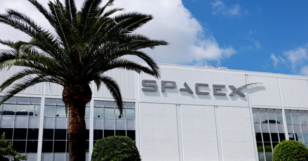 SpaceX Sets Milestone With World’s Largest I.P.O., Furthering Musk’s Power