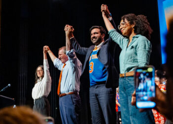 Mamdani Burns Allies in Making a Big Bet for Congress and the Left