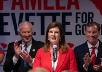 Trump Shifts Stance in South Carolina After Losses in Governor’s Races