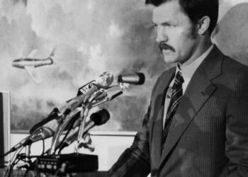John Stockwell, Who Wrote a Tell-All Book About the C.I.A., Dies at 88