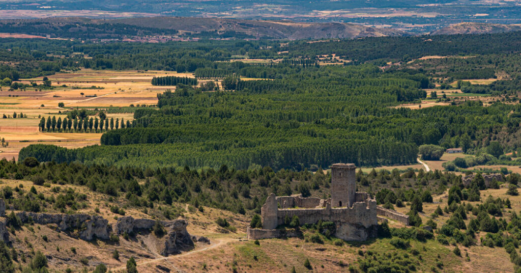 A Long-Awaited Eclipse Lifts ‘Emptied Spain’ Out of the Shadows