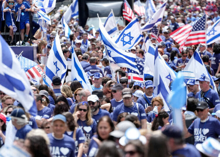 Right-Wing Officials’ Appearance at Israel Day Parade Leads to Backlash