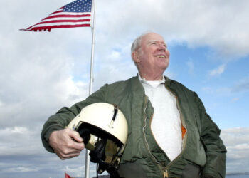 Bruce Crandall, Part of a Heroic Rescue Mission in Vietnam, Dies at 93