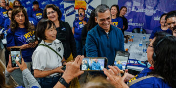 Xavier Becerra Advances in California Governor Race