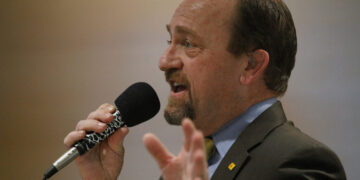Suburban Mayor Wins G.O.P. Nomination to Be New Mexico Governor