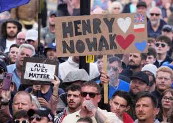 Murder Case in Which Police Handcuffed Victim Fuels Outrage in Britain
