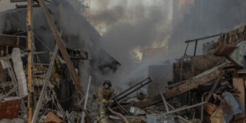 After an Agonizing Week of Threats, Kyiv Is Finally Bombarded by Russia