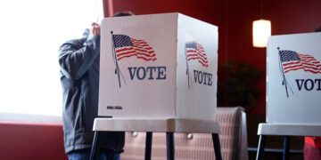 Will Schumer Allies Get a Win in Iowa? What to Watch in Today’s Midterm Primaries
