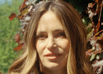 Her Chart-Topping Romance Novels Started With Her Teenage Diaries