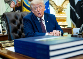 Trump Order Removes Job Protections From Federal Workers