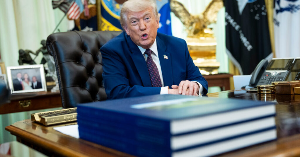 Trump Order Removes Job Protections From Federal Workers