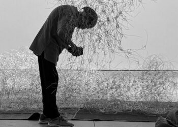 Alan Saret, Sculptor Who Made Clouds of Wire, Dies at 81