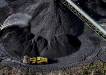 Trump Offers Funds for First New U.S. Coal Plants in 13 Years