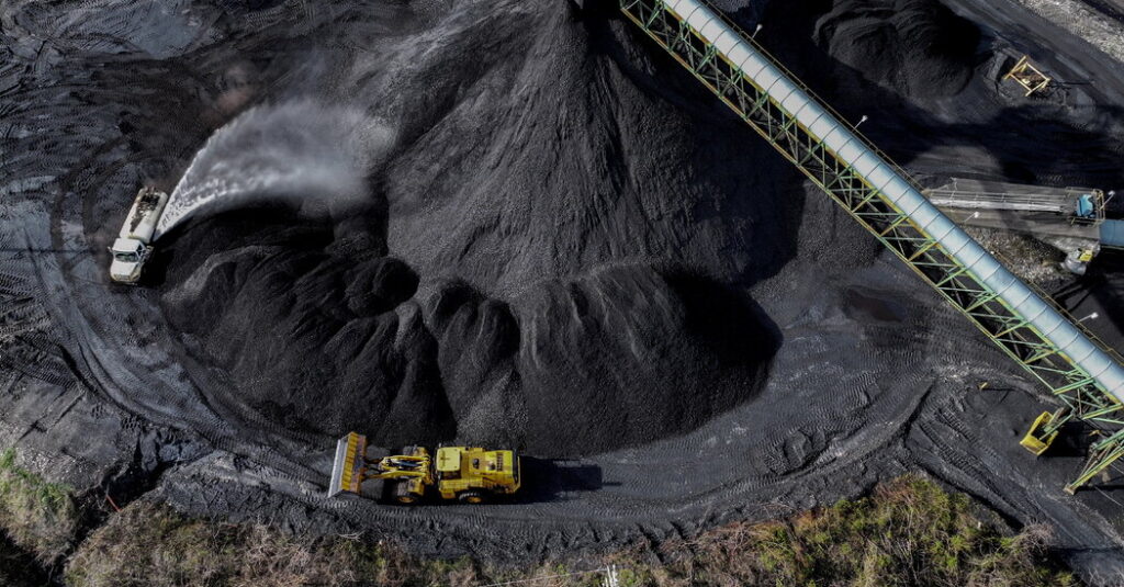 Trump Offers Funds for First New U.S. Coal Plants in 13 Years
