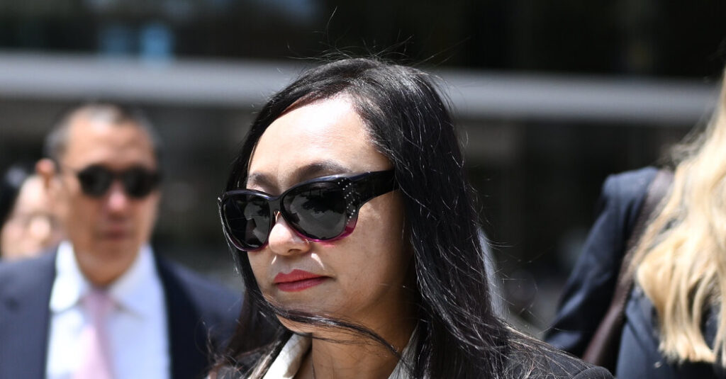 A Mayor, Her Boyfriend and China’s Mysterious Propaganda Machine