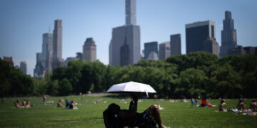 Northeast Faces a Surge of Summer Warmth