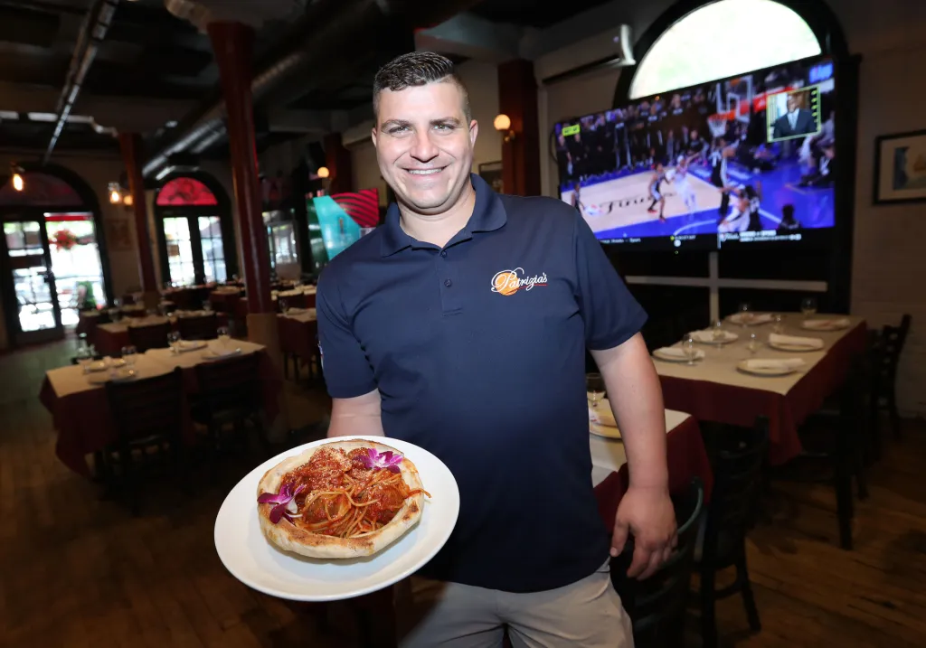 Antonio Alaio showing the Jose Alvarado Dish 